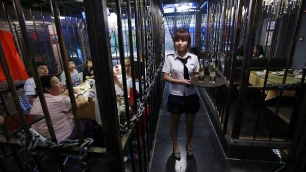 દુનિયાના વિચિત્ર રેસ્ટોરાં, જ્યાં જમવા જતા પહેલાં તમે પણ વિચાર કરશો