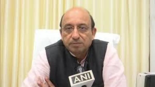 કનિકા સાથે પાર્ટીમાં શામેલ યુપીના આરોગ્ય મંત્રીએ ખુદને આઈસોલેશનમાં રાખ્યા