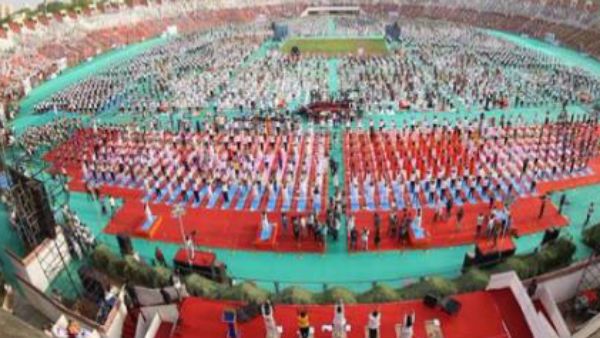 આંતરરાષ્ટ્રીય યોગ મહોત્સવનો આરંભ