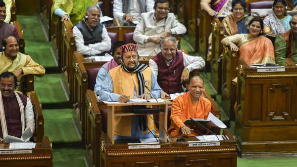 કોરોના વાયરસ: સીએમ યોગીએ જાહેરાત કરી - 35 લાખ મજૂરોને આપવામાં આવશે 1000 રૂપિયા ભથ્થું