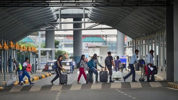 વિદેશમાં ભણતા વિદ્યાર્થીઓ માટે હેલ્પલાઇન