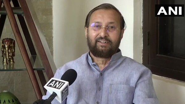 બીજેપીએ રાહુલ પર કર્યો પલટવાર, કહ્યું દેશ કોરોનાથી લડી રહ્યું છે અને કોંગ્રેસ સરકારથી