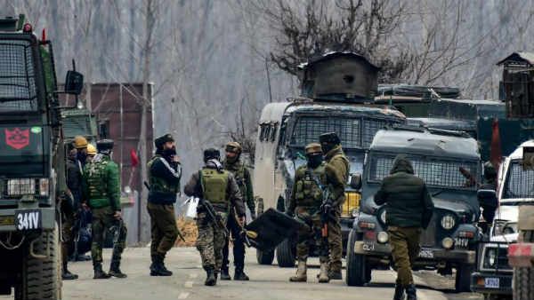 કાશ્મીર ઘાટીમાં પાછલા 24 કલાકમાં 9 આતંકી ઠાર, એક જવાન શહીદ