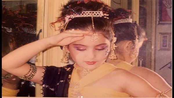 સારા અલી ખાનની બચપણની તસ્વીર વાયરલ, ક્યુટનેસ પર ફેંસ થયા ફીદા