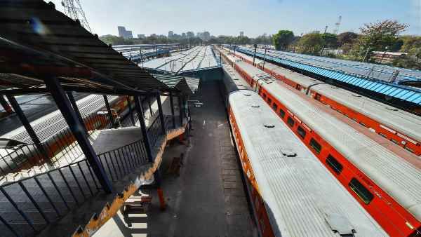 3 મે સુધી લૉકડાઉન લંબાયા બાદ ટિકિટ બુકિંગ વિશે રેલવેએ આપ્યા નવા નિર્દેશ