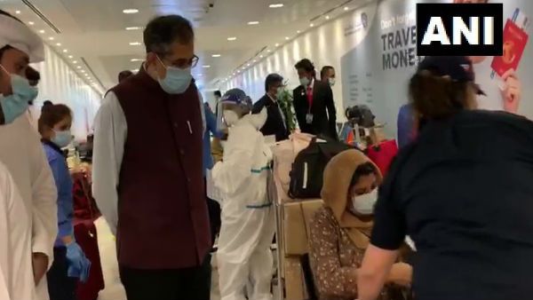 આજે અબુધાબીથી પાછા આવશે 179 ભારતીય, મુસાફરોને મળવા પહોંચ્યા રાજદૂત