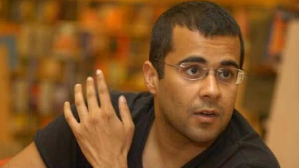 પાકિસ્તાનને નીચુ દેખાડવાના ચક્કરમાં ખુદને બરબાદ કરી દીધા, ચેતન ભગતે ગણાવ્યા 6 કારણો