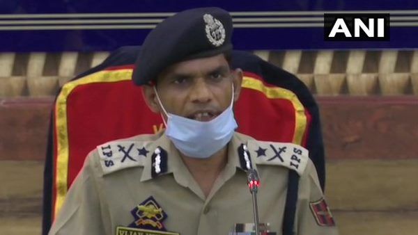 પુલવામા: IED ભરેલી આતંકીઓની કાર ઝડપી, IGએ જણાવ્યું કેવી રીતે હુમલો કર્યો નાકામ