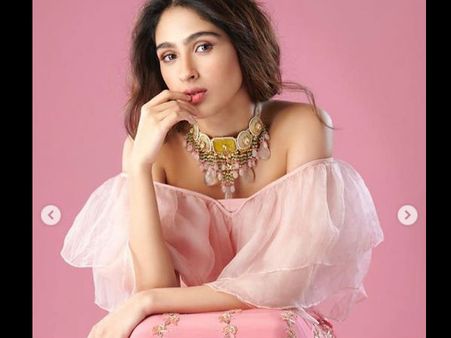 રંગમંચનો પણ અનુભવ રંગમંચનો પણ અનુભવ