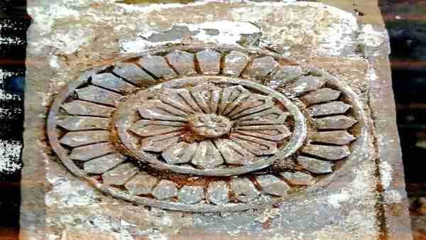 ત્રણ જેસીબી, એક ક્રેન, બે ટ્રેક્ટર અને 10 હજાર મજૂર ત્રણ જેસીબી, એક ક્રેન, બે ટ્રેક્ટર અને 10 હજાર મજૂર