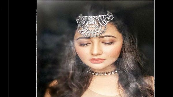 લોકડાઉનમાં રશ્મી દેસાઇનું બોલ્ડ ફોટોશુટ થયું વાયરલ