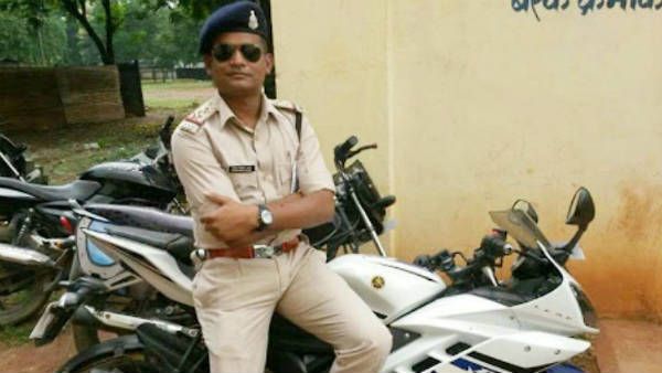 નક્સલીઓ સાથેની અથડામણમાં સબ ઈન્સ્પેક્ટર શહીદ, 4 નક્સલી ઠાર