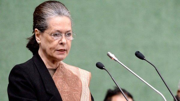 પીએમ કેર્સ ફંડની પારદર્શિતા વિશે સવાલ ઉઠાવ્યા હતા