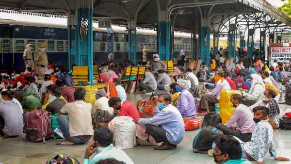 ટ્રેનોથી મજૂરોને ગામ મોકલવા માટે MHAએ જારી કર્યા નવા સ્ટાન્ડર્ડ ઑપરેટીંગ પ્રોટોકૉલ