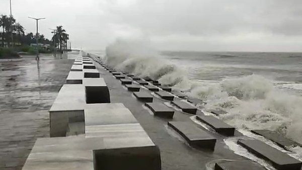 Cyclone Nisarg: BMCએ જારી કર્યા હેલ્પલાઈન નંબર, જણાવ્યુ શું કરવુ અને શું ન કરવુ