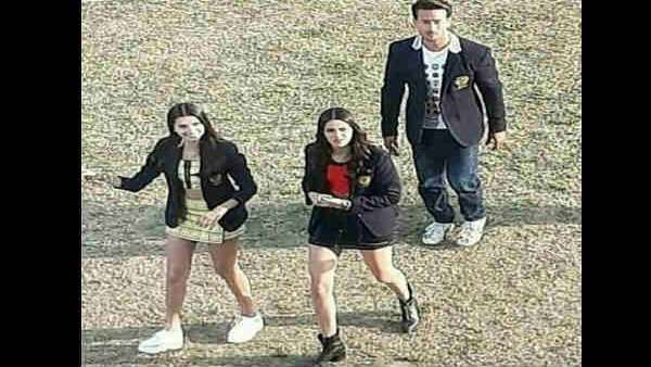 તારા પણ દેખાઈ 