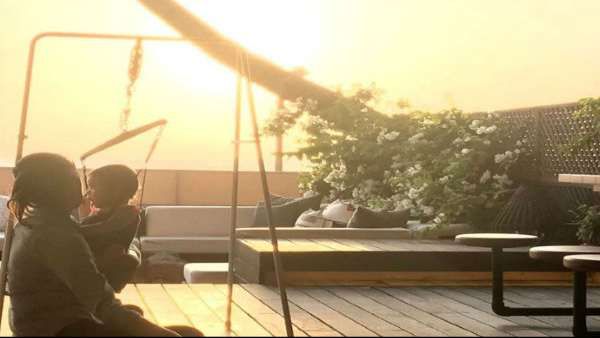 બહારની તરફ બાળકો માટે ખાસ જગ્યા