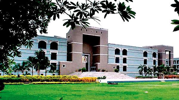 પુત્ર નારાયણ સાંઈને પણ આજીવન કારાવાસ ભોગવી રહ્યો છે