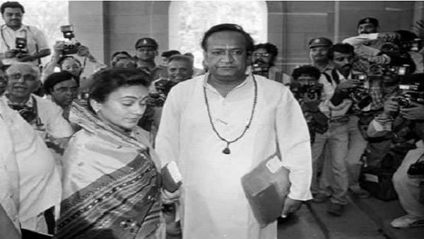 દીપિકા સાથે અરવિંદ ત્રિવેણી (રાવણ) દીપિકા સાથે અરવિંદ ત્રિવેણી (રાવણ)