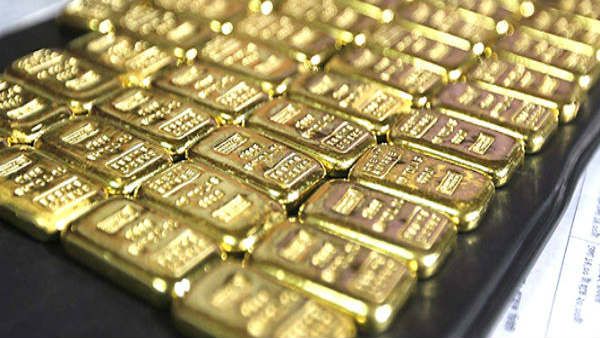 Gold Rate: વેડિંગ સીઝન વચ્ચે સોનાની કિંમતમાં ભારે ગિરાવટ, ચાંદીમાં પણ નરમી