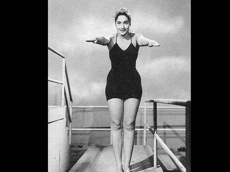 જ્યારે નૂતને બિકિની પહેરી બધાને ચોંકાવી દીધા