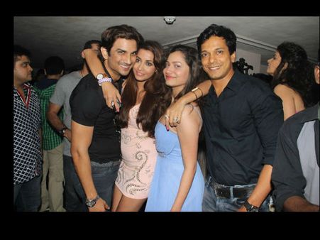 સુસાઇડ પહેલા સુશાંતે સવારે ફોન કર્યો સુસાઇડ પહેલા સુશાંતે સવારે ફોન કર્યો