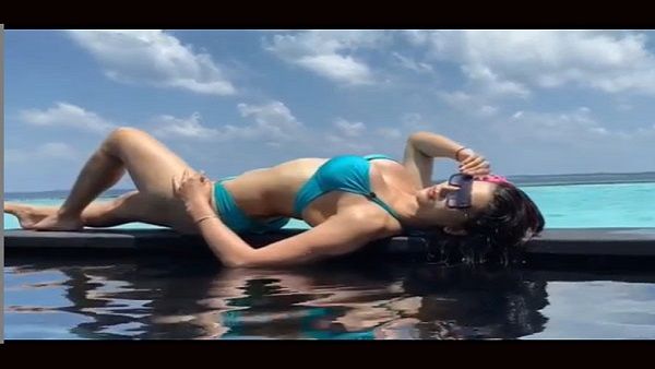 ઉર્વશી રૌતેલાનો બિકિની વિડિયો ઉર્વશી રૌતેલાનો બિકિની વિડિયો