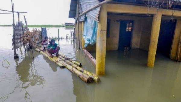 વરસાદના કારણે જનજીવન પ્રભાવિત વરસાદના કારણે જનજીવન પ્રભાવિત