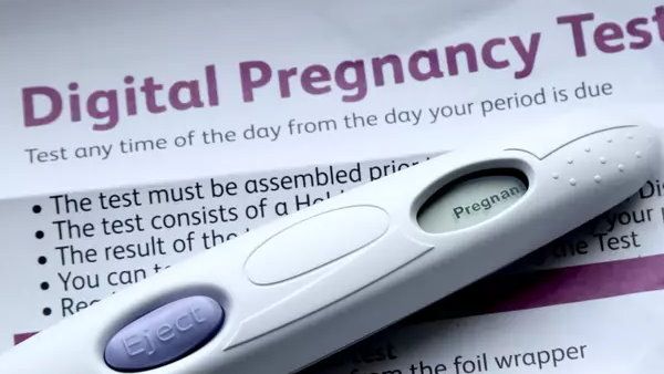 કૉન્ડોમ યુઝ કરવા છતાં પણ પત્ની થઈ ગઈ ગર્ભવતી કૉન્ડોમ યુઝ કરવા છતાં પણ પત્ની થઈ ગઈ ગર્ભવતી