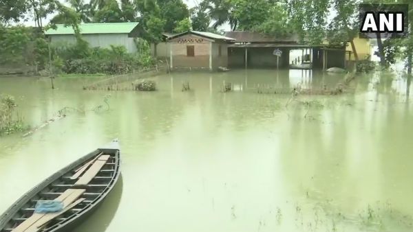 તમામ શહેર અને ગામ પૂરના પાણીમાં ડૂબી ગયા