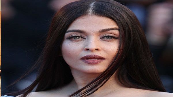 નાણાવટી હોસ્પિટલમાં દાખલ