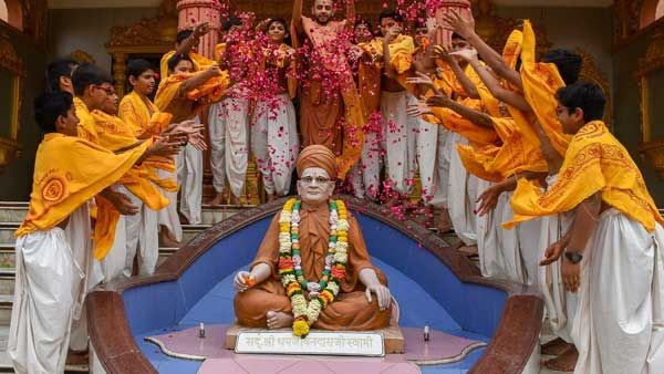 આજે ઉજવાય છે ગુરુ પૂર્ણિમા આજે ઉજવાય છે ગુરુ પૂર્ણિમા