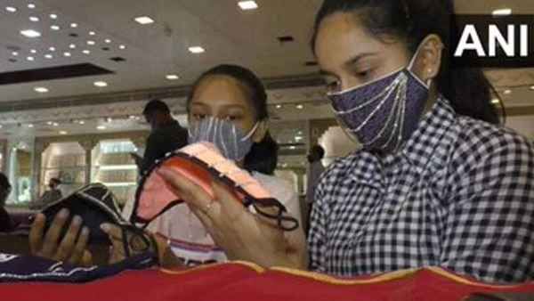 ગ્રાહકોમાં વધી રહ્યો છે ડાયમંડ માસ્કનો ક્રેઝ