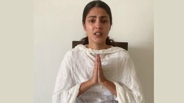 સુશાંત સિંહ રાજપુત: FIR પછી રિયા ચક્રવર્તીએ તોડી ચુપ્પી, કહ્યું - સચ્ચાઇની થશે જીત