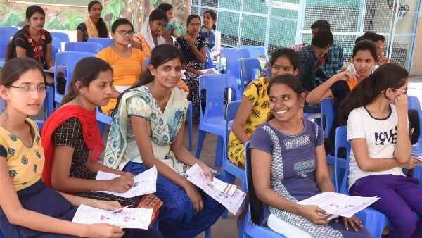 ગરીબ છોકરીઓએ 12માં ધોરણમાં કર્યુ શાનદાર પ્રદર્શન, હવે સ્નાતક માટે જશે ઑસ્ટ્રેલિયા