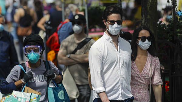 કોરોનાથી કોણ પહેલા બિમાર પડશે, એ જોવા માટે લાગી રહ્યો છે સટ્ટો