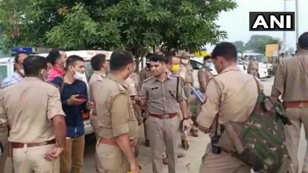 બદમાશોએ પોલીસ પર હુમલો કર્યો હતો 