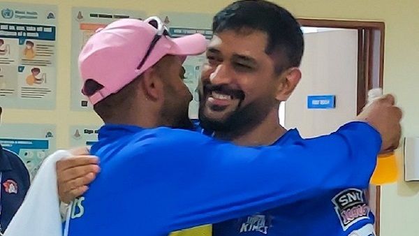 ધોની-રૈનાએ સાથે મળી સન્યાસ લેવાનો ફેસલો કર્યો હતો, CSKના ટ્વીટથી ખુલાસો