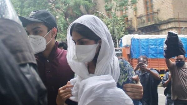 રિયાની આવક અને રોકાણો મેળ ખાતા નથી