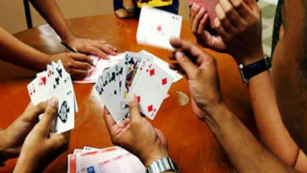 રાપરના ધાણીથર ગામની સીમમાંથી જુગારધામ ઝડપાયું