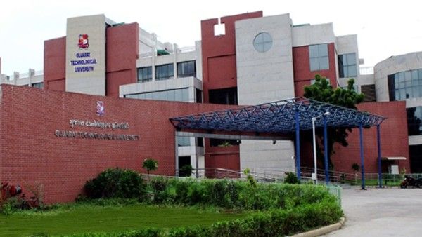 જીટીયુના રજિસ્ટ્રાર એ એફઆઇઆર નોંધાવી જીટીયુના રજિસ્ટ્રાર એ એફઆઇઆર નોંધાવી