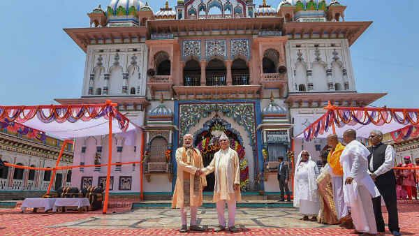 જનકપુરનું એક અલગ જ મહત્વ જનકપુરનું એક અલગ જ મહત્વ