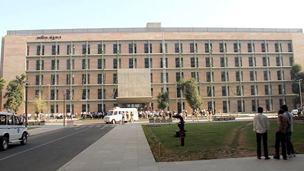 ગુજરાત: કોરોનાની ચપેટમાં આવ્યા સચિવાલયના 30થી વધુ કર્મચારી