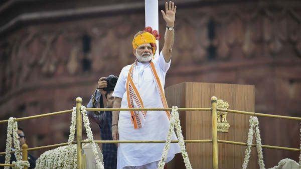 26 મે 2014 ના રોજ મોદી પહેલીવાર વડા પ્રધાન બન્યા