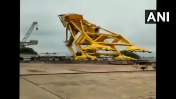 આંધ્ર પ્રદેશઃ હિંદુસ્તાન શિપયાર્ડ લિમિટેડમાં દર્દનાક અકસ્માત, ક્રેન પડવાથી 10ના મોત