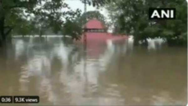 ભારે વરસાદથી કર્ણાટકમાં પૂર જેવી સ્થિતિ, અલુવાનુ શિવ મંદિર પાણીમાં ડૂબ્યુ