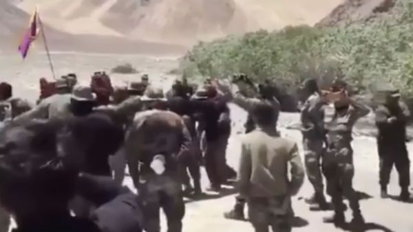 Video: લદ્દાખમાં ચીનને પરાસ્ત કર્યા બાદ ડાંસ કરતા સ્પેશિયલ ફોર્સના તિબેટિયન સૈનિક