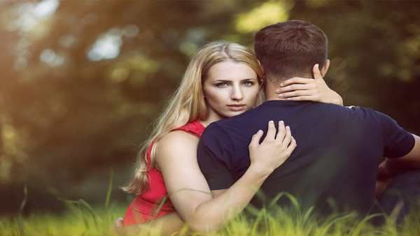 ઘટતા પ્રેમના સંકેતોને સમજો