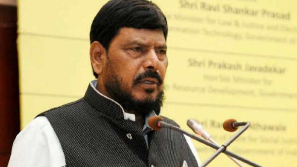 સ્મગલિંગ પર અંકુશ લગાવવાની જરૂર: રામદાસ આઠવલે સ્મગલિંગ પર અંકુશ લગાવવાની જરૂર: રામદાસ આઠવલે