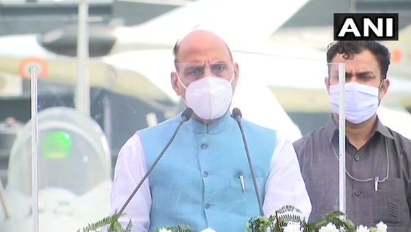 રક્ષા મંત્રીએ અભિનંદન આપ્યા રક્ષા મંત્રીએ અભિનંદન આપ્યા